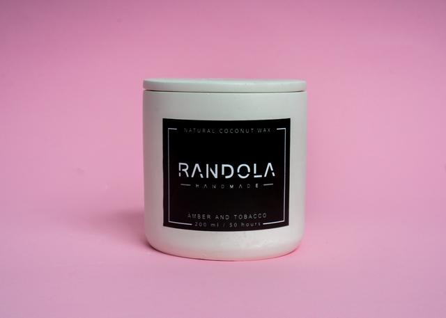 Ароматическая свеча «Амбра и табак» Randola 200мл